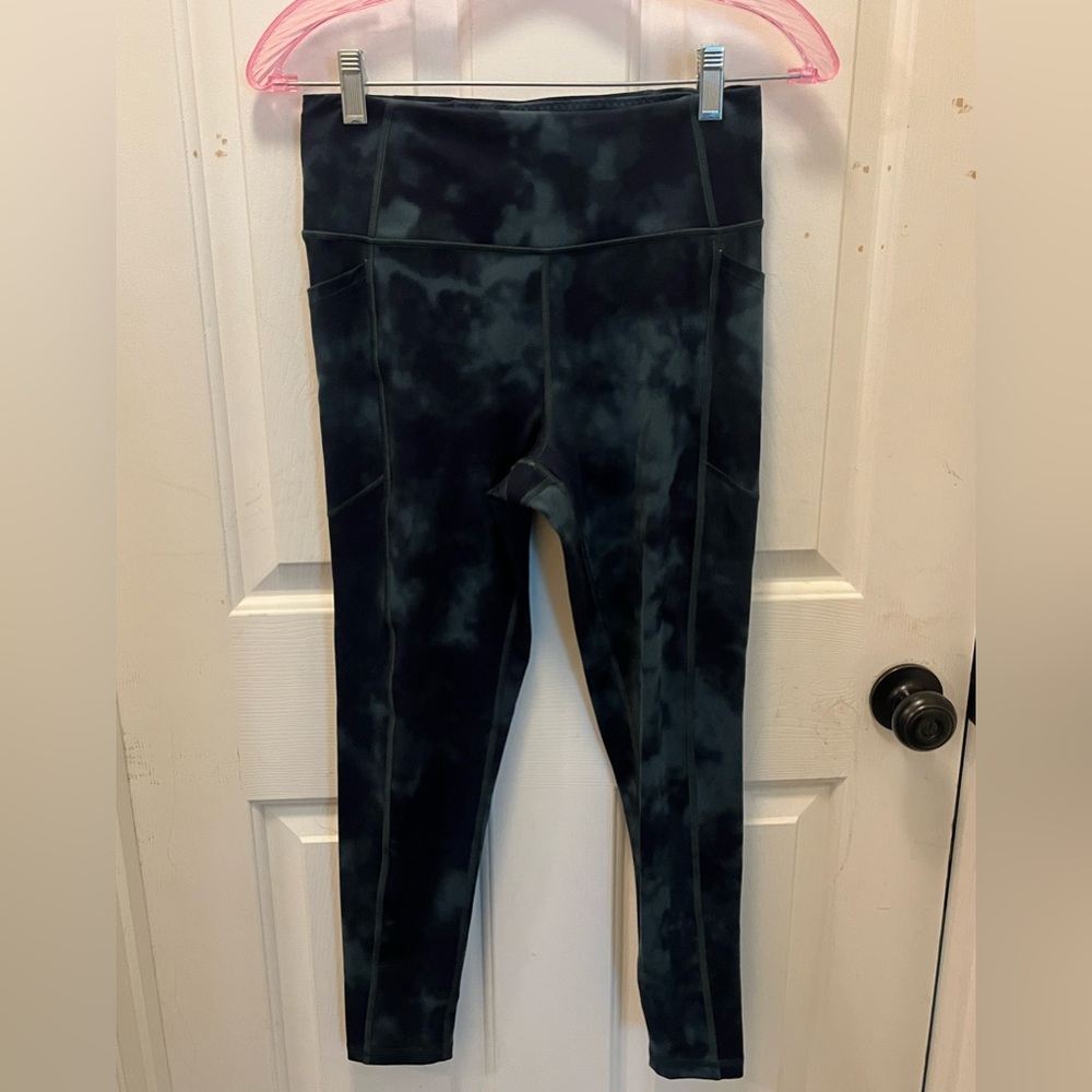EUC Victoria’s Secret Leggings - Tie Dye Print - Size 8